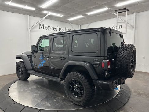 Used 2024 Jeep Wrangler Unlimited image 5