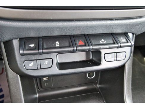 Used 2018 Chevrolet Colorado Z71 w/ Centennial Edition RWD image 29