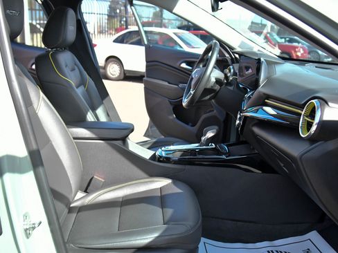 Used 2025 Chevrolet Trax ACTIV w/ Driver Confidence Package image 43