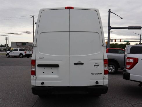Used 2020 Nissan NV 2500 SV RWD image 6