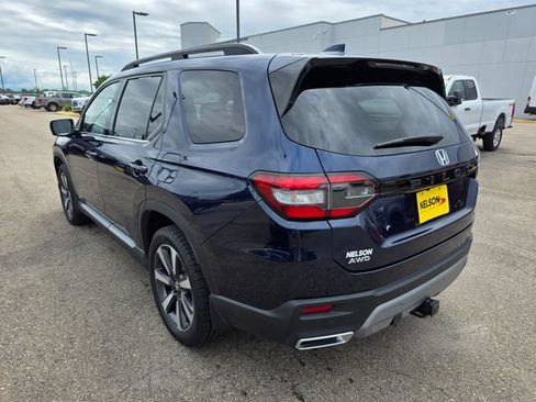 Used 2025 Honda Pilot Touring image 11