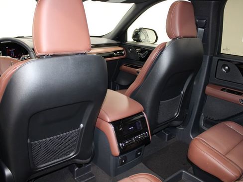 New 2026 Lincoln Aviator Reserve image 27