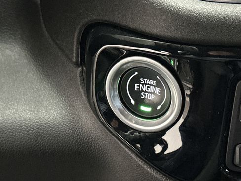 Used 2025 GMC Sierra 1500 Elevation image 29