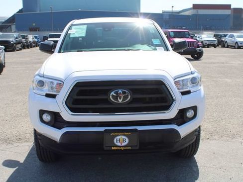 Used 2023 Toyota Tacoma SR5 RWD image 2