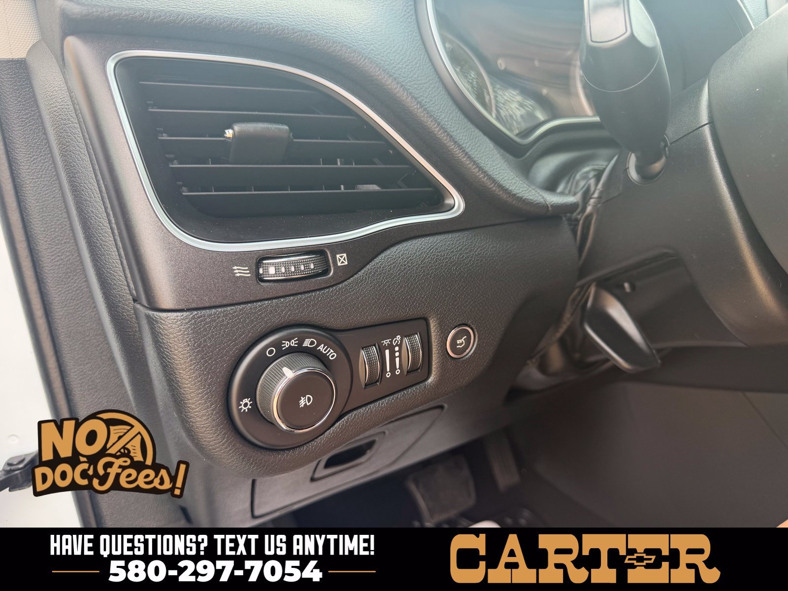 Used 2020 Jeep Cherokee Trailhawk AWD/4WD image 15