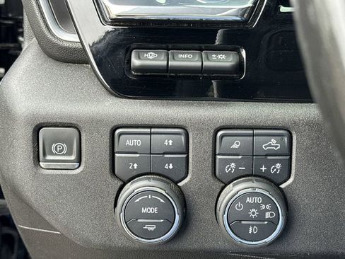 Used 2024 Chevrolet Silverado 2500 High Country w/ High Country Premium Package AWD/4WD image 22