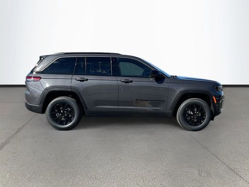 New 2026 Jeep Grand Cherokee Altitude RWD image 8