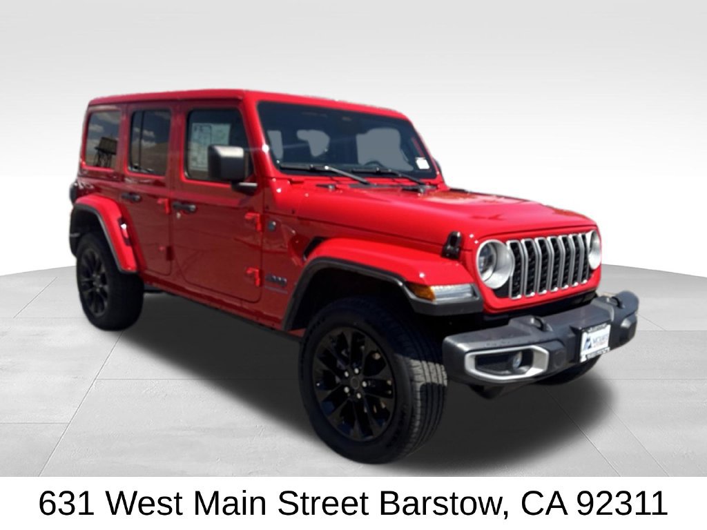 Used 2025 Jeep Wrangler Unlimited Sahara w/ Safety Group AWD/4WD image 2