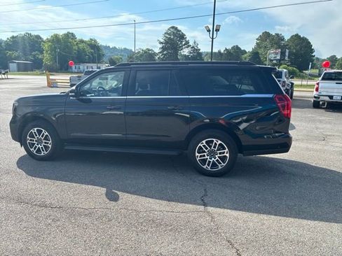 Used 2025 Ford Expedition Max Active AWD/4WD image 5