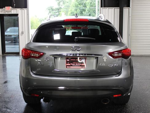 Used 2017 INFINITI QX70 2WD w/ Premium Package image 4