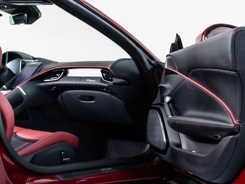 Certified 2025 Ferrari Roma Spider RWD image 47