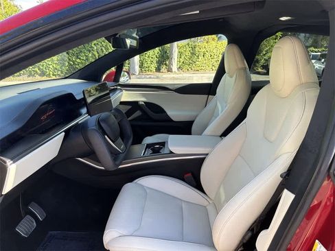 Used 2023 Tesla Model X Plaid image 23