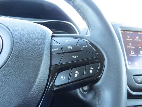 Used 2023 Jeep Cherokee Altitude Lux AWD/4WD image 17