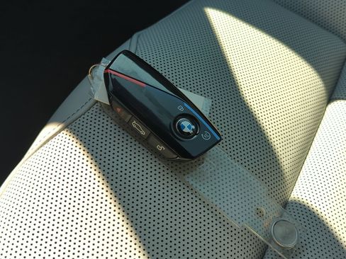 Used 2025 BMW M5 w/ Carbon Package image 35