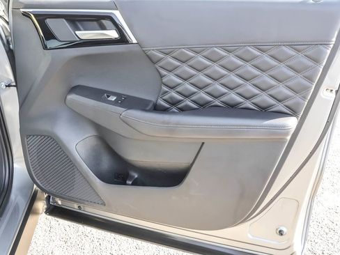 Used 2022 Mitsubishi Outlander SEL image 37