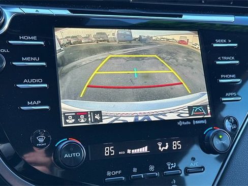 Used 2020 Toyota Camry XLE image 21