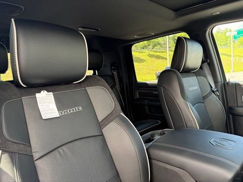 New 2026 RAM 2500 Laramie AWD/4WD image 32
