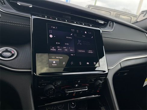 New 2025 Jeep Grand Cherokee L Altitude image 15