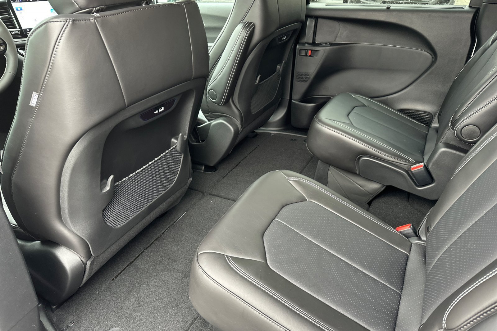 New 2026 Chrysler Pacifica Select w/ S Appearance Package FWD image 14