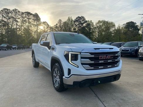 Used 2023 GMC Sierra 1500 SLE w/ X31 Off-Road Package image 3