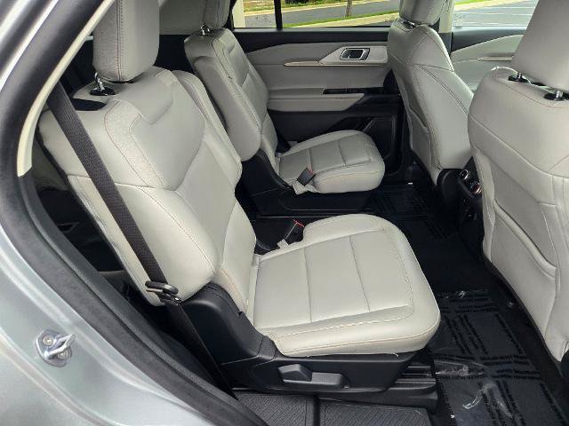 Certified 2025 Ford Explorer Active w/ Active Comfort Package AWD/4WD image 10