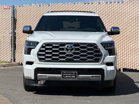 Used 2026 Toyota Sequoia Capstone AWD/4WD image 9