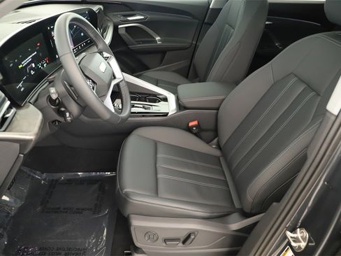 New 2025 Audi Q5 Premium image 23