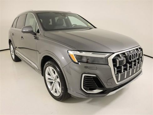 Certified 2025 Audi Q7 3.0T Premium image 7
