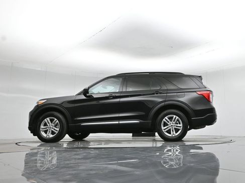 Used 2024 Ford Explorer XLT w/ Equipment Group 202A image 55