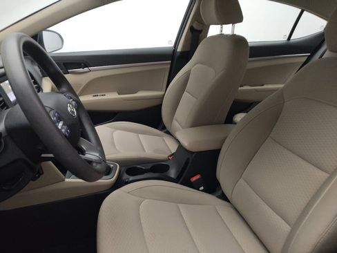 Used 2020 Hyundai Elantra SE FWD image 17