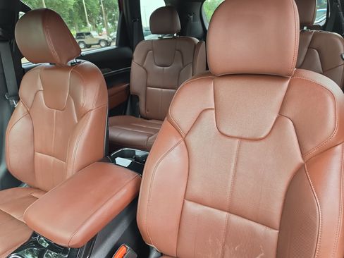 Certified 2023 Kia Telluride EX w/ EX Captain's Chair Package FWD image 23