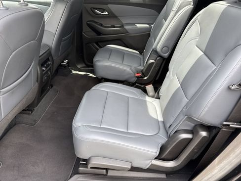 Used 2021 Chevrolet Traverse LT w/ LT Premium Package FWD image 20
