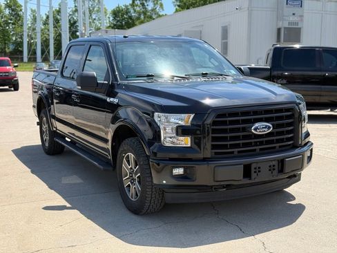 Used 2017 Ford F150 XLT w/ Equipment Group 302A Luxury AWD/4WD image 4