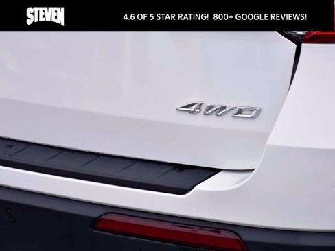 Used 2022 Ford Explorer XLT w/ Equipment Group 202A image 9