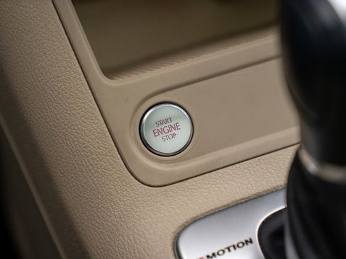 Used 2016 Volkswagen Tiguan SEL image 18