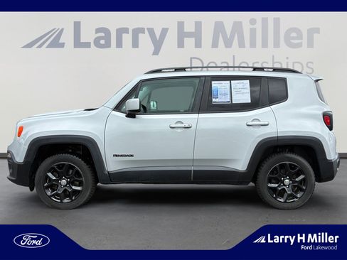 Used 2017 Jeep Renegade Latitude w/ Cold Weather Group AWD/4WD image 2