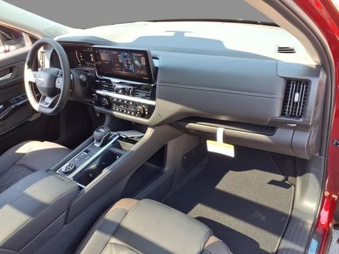 New 2026 Nissan Pathfinder Platinum w/ Cargo Package AWD/4WD image 12