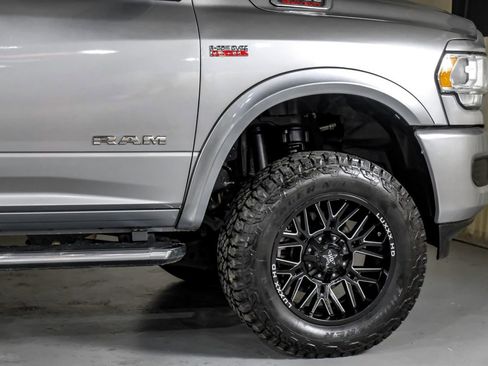 Used 2022 RAM 2500 Tradesman w/ Chrome Appearance Group image 8