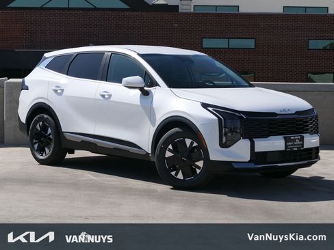 New 2026 Kia Sportage LX image 1