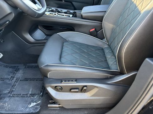 Certified 2025 Volkswagen Atlas Cross Sport SEL Premium R-Line image 19