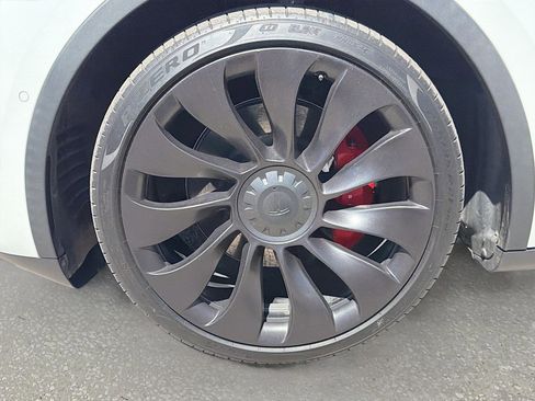 Used 2021 Tesla Model Y Performance image 42