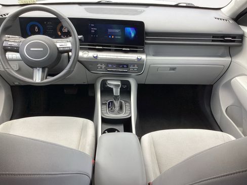 Used 2024 Hyundai Kona SEL FWD image 4