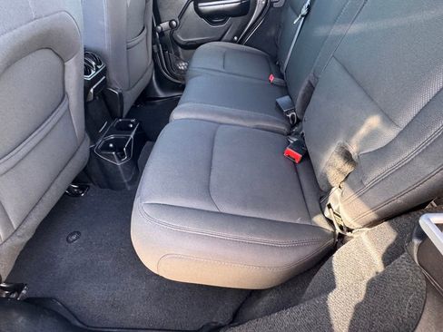 Used 2018 Jeep Wrangler Unlimited Sport image 30