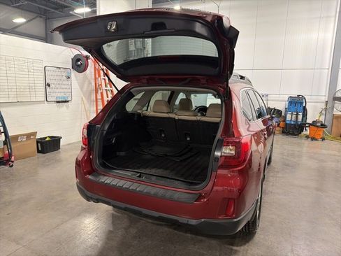 Used 2017 Subaru Outback 2.5i Premium image 13