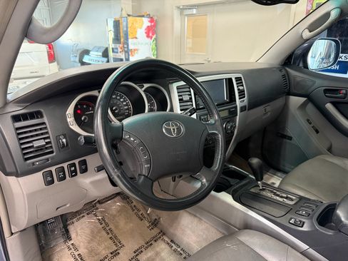 Used 2004 Toyota 4Runner Limited AWD/4WD image 9