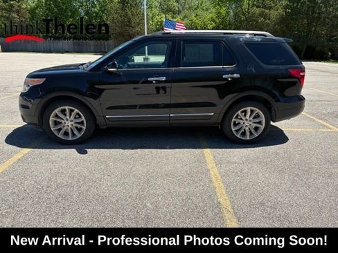 Used 2015 Ford Explorer XLT w/ Equipment Group 202A AWD/4WD image 2