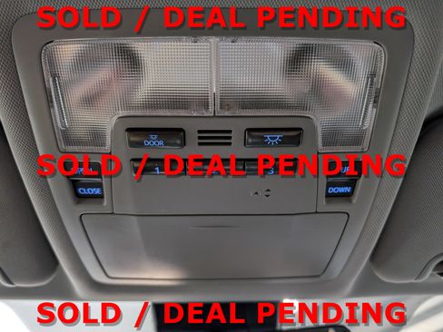 Used 2018 Toyota Highlander SE image 27