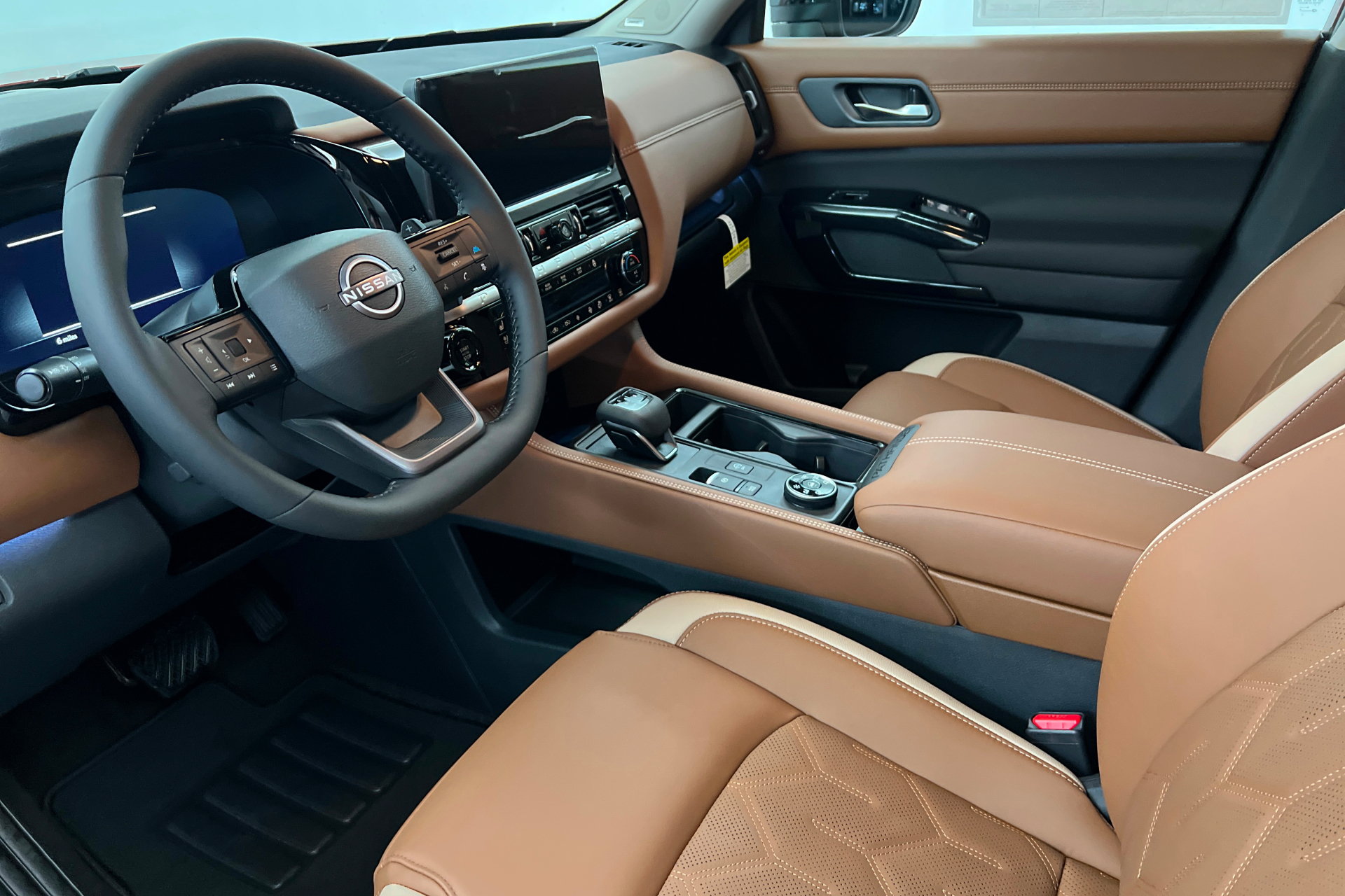 New 2026 Nissan Pathfinder Platinum w/ Cargo Package AWD/4WD image 15