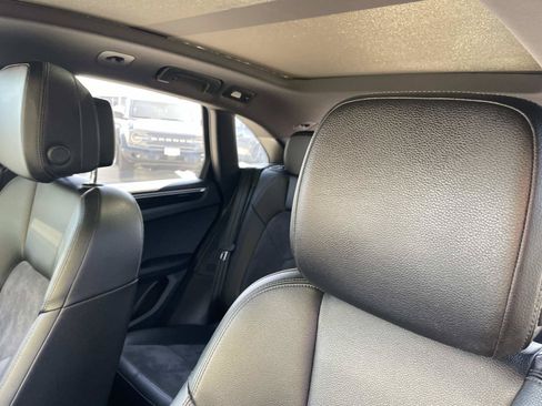 Used 2021 Porsche Macan w/ Driver Memory Package AWD/4WD image 21