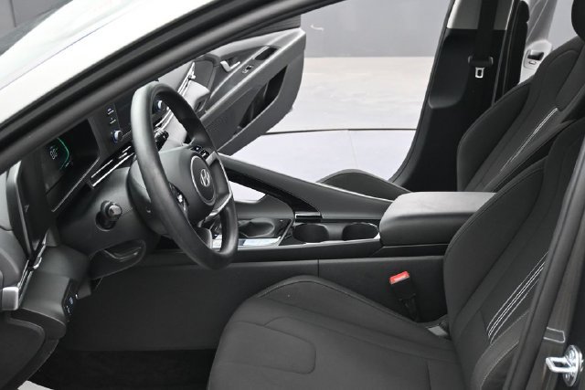 Used 2026 Hyundai Elantra Hybrid FWD image 26